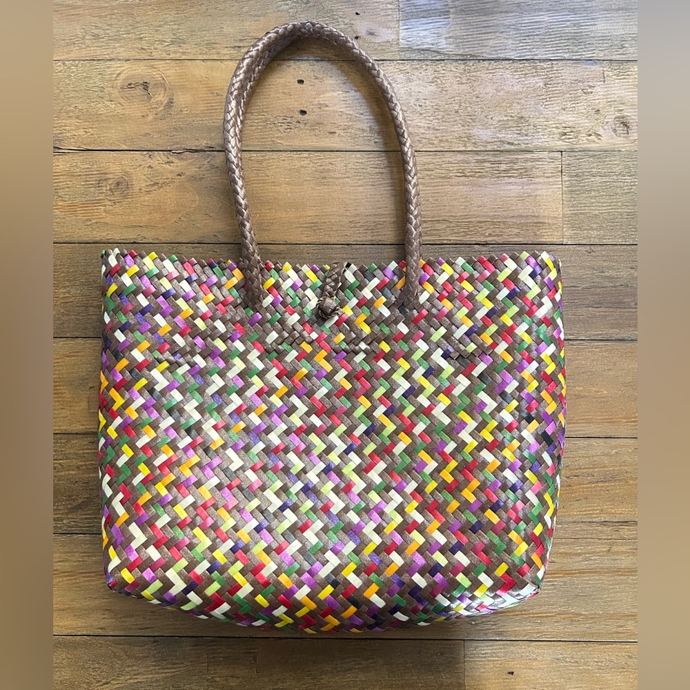 Colorful Woven Tote Bag with Pom Poms keychains made out of recycled plastic - Picture 3 of 11